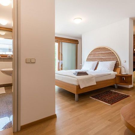 Rozna Dolina Apartment Любляна Екстериор снимка