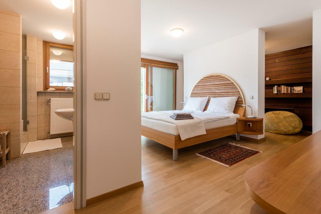 Rozna Dolina Apartment Любляна Екстериор снимка