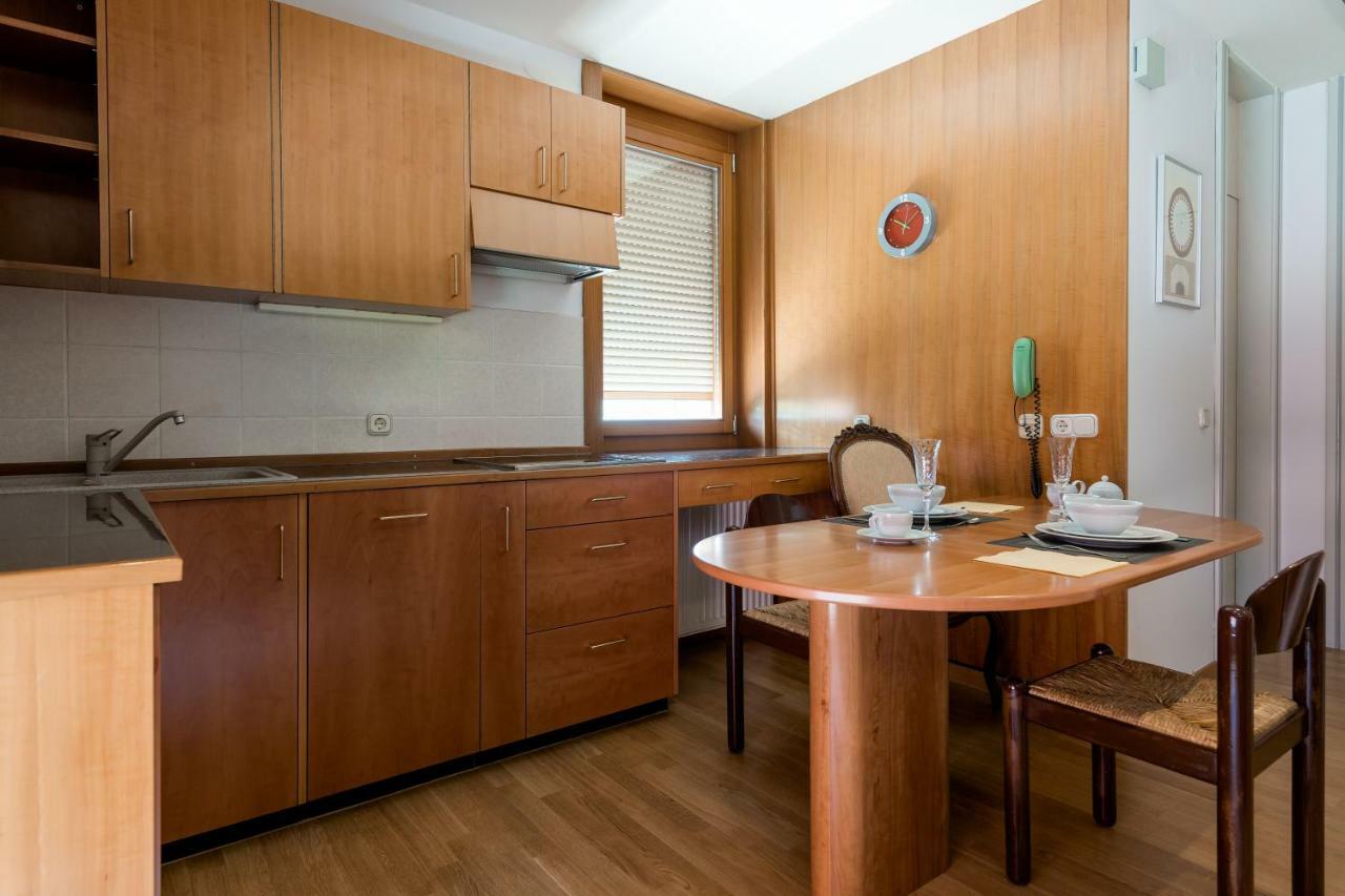Rozna Dolina Apartment Любляна Екстериор снимка